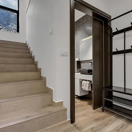 Grace 2 Luxury In Makarska, Private Pool Villa *