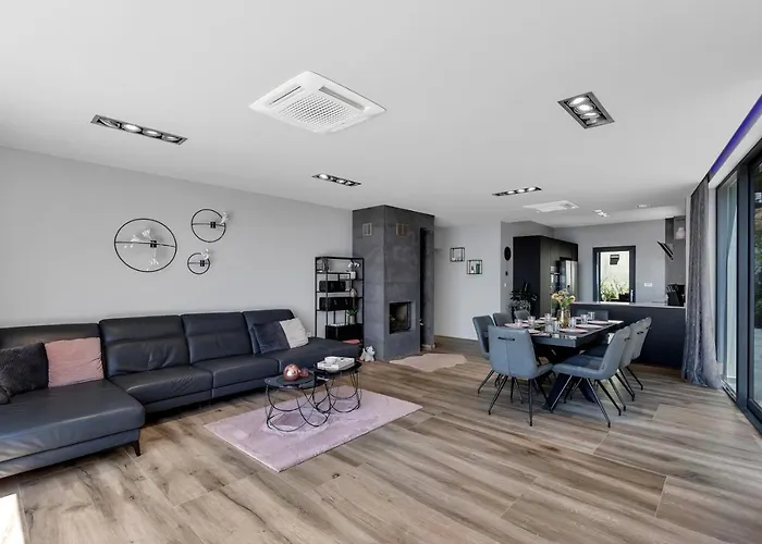 Grace 2 Luxury In Makarska, Private Pool Villa *